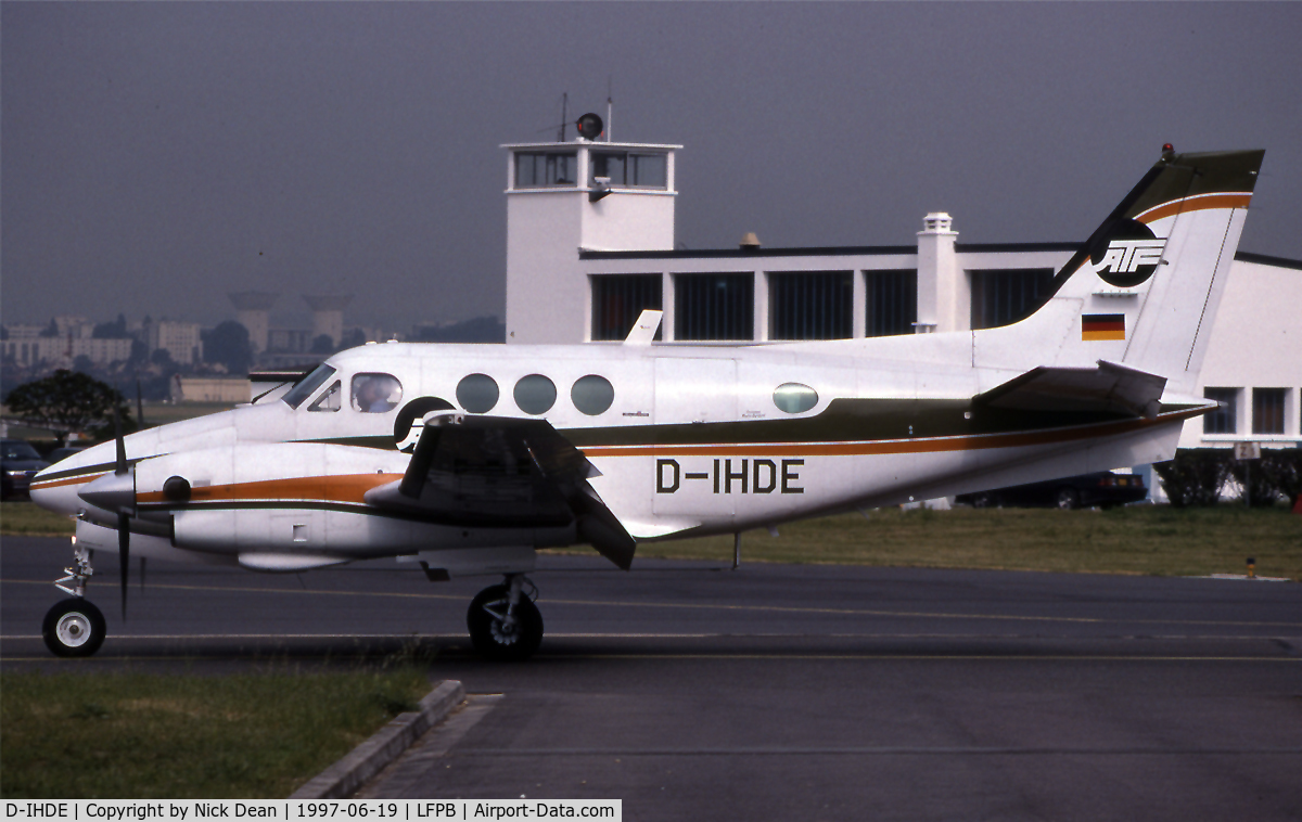 D-IHDE, 1977 Beech C90 King Air C/N LJ-725, another King air taxying