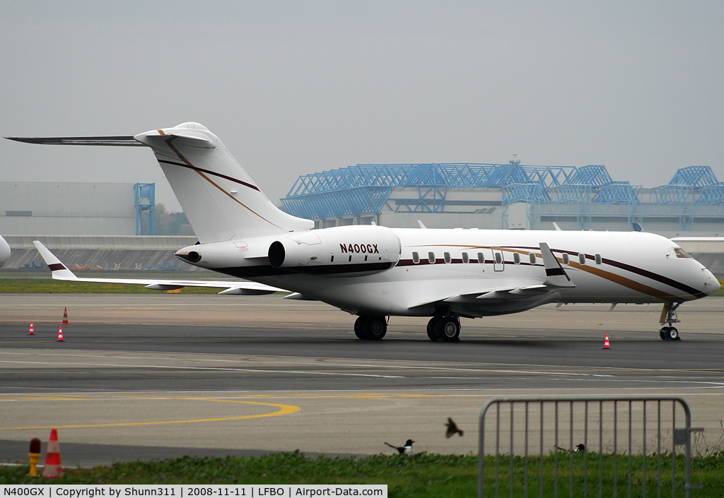 N400GX, 1999 Bombardier BD-700-1A10 Global Express C/N 9037, Parked at the General Aviation area...