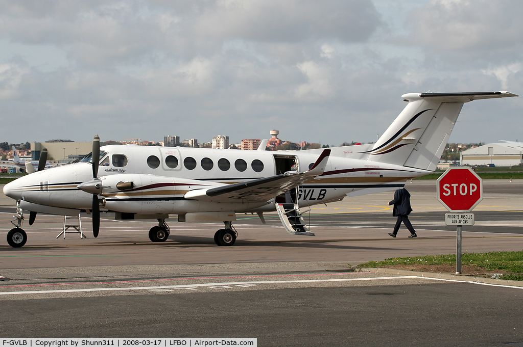F-GVLB, 2000 Beech Super King Air 350 C/N FL-300, Parked in front of the old terminal...