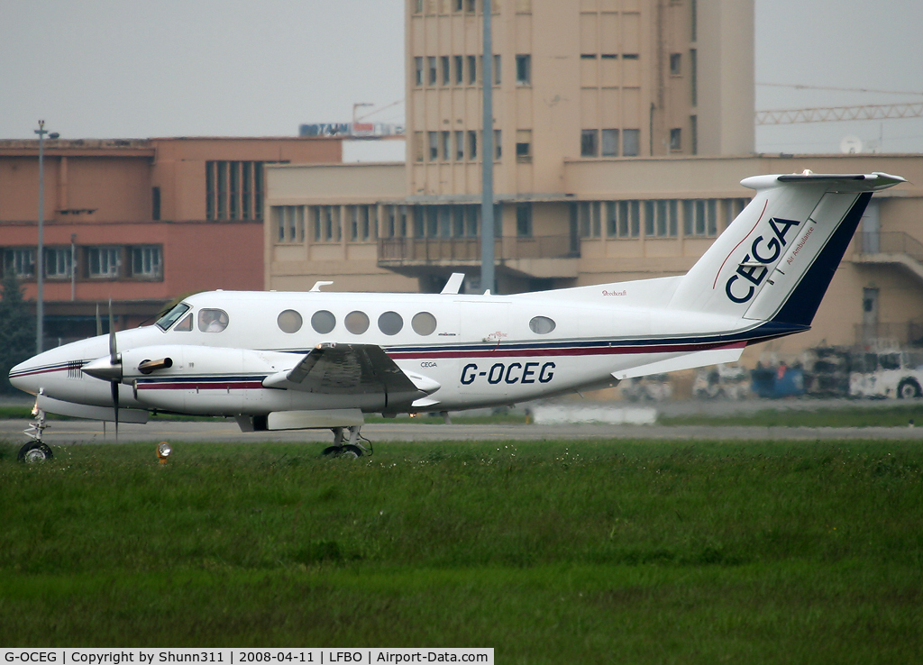 G-OCEG, 1980 Beech B200 King Air C/N BB-588, Ready for immediate take off...