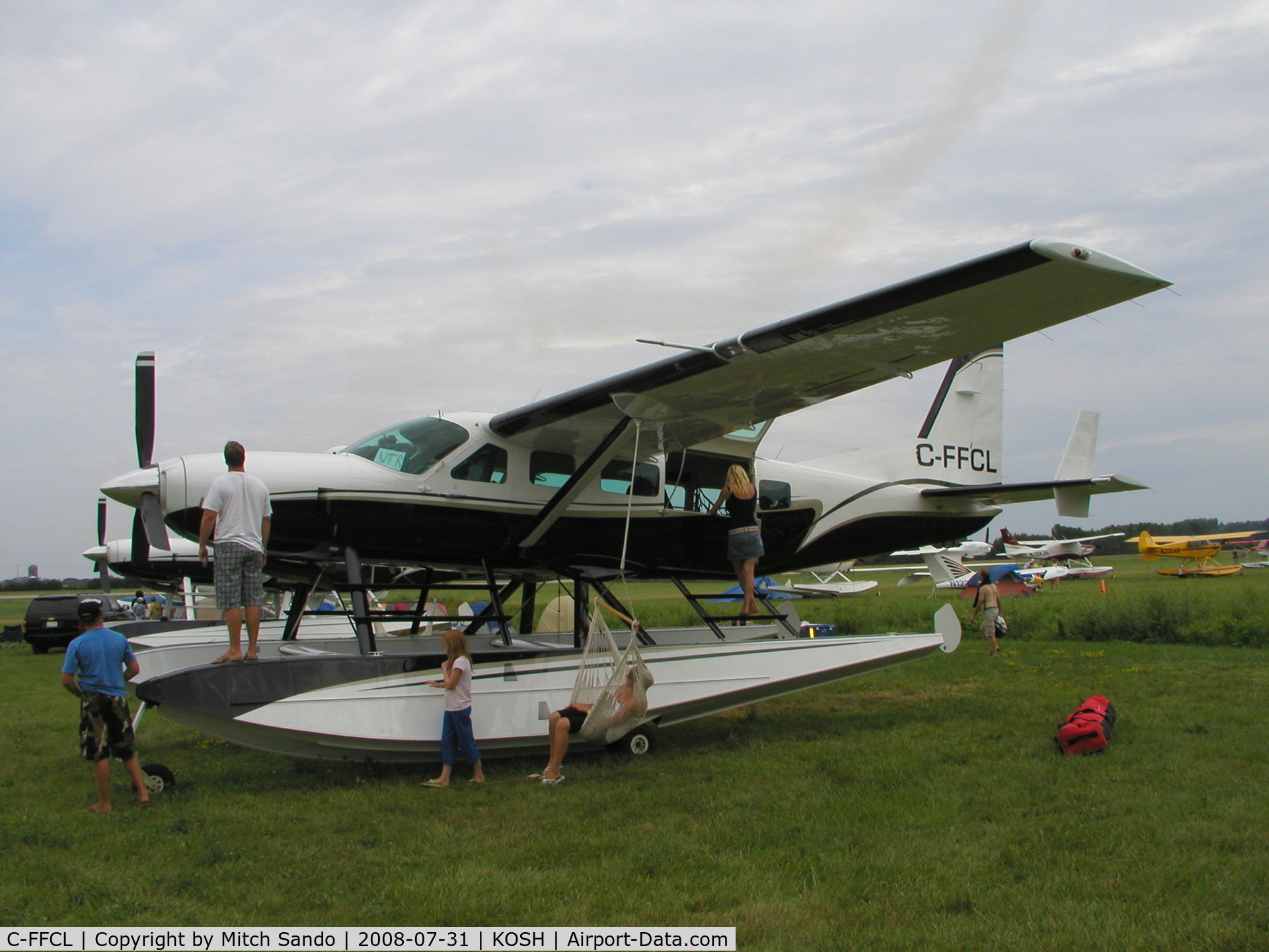 C-FFCL, 2003 Cessna 208 Caravan I C/N 20800301, EAA AirVenture 2008.