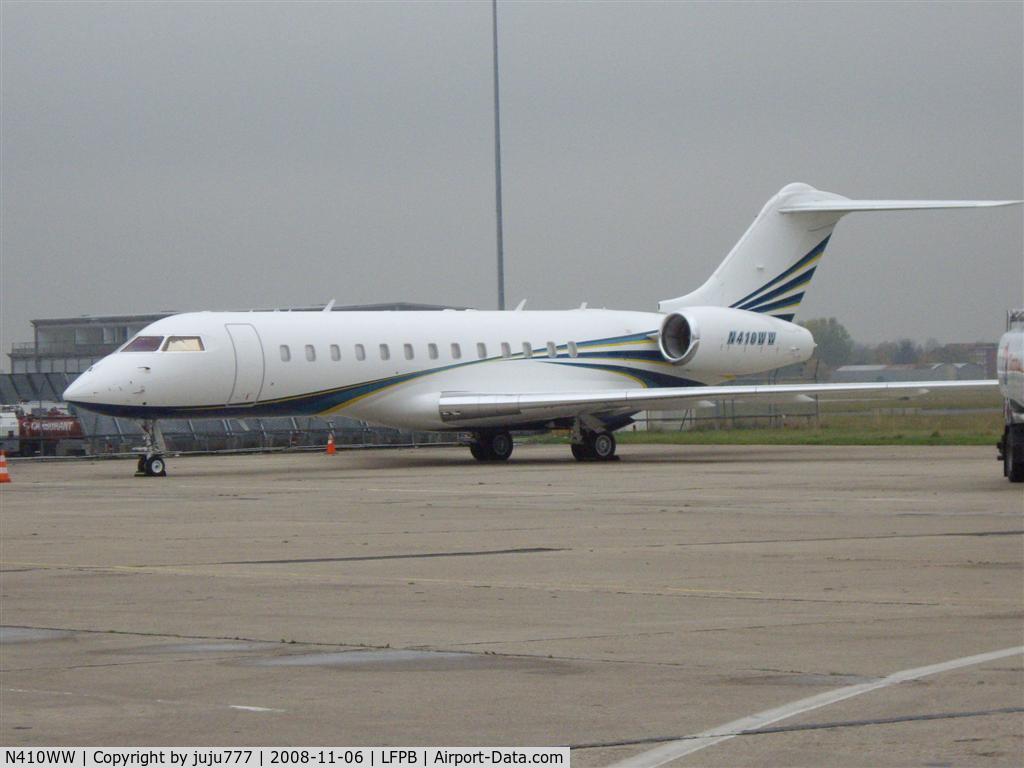 N410WW, 2000 Bombardier BD-700-1A10 Global Express C/N 9047, on display at Le Bourget