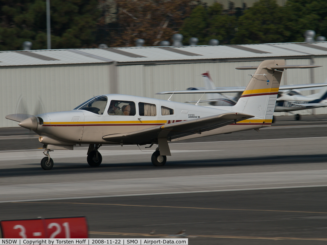 N5DW, Piper PA-28RT-201T Arrow IV C/N 28R-8331027, N5DW departing from RWY 21