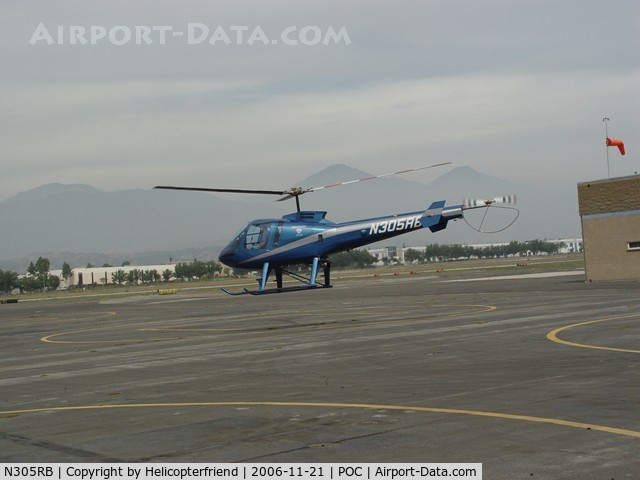 N305RB, 2005 Enstrom 480B C/N 5079, Moving to taxiway for westerly take off