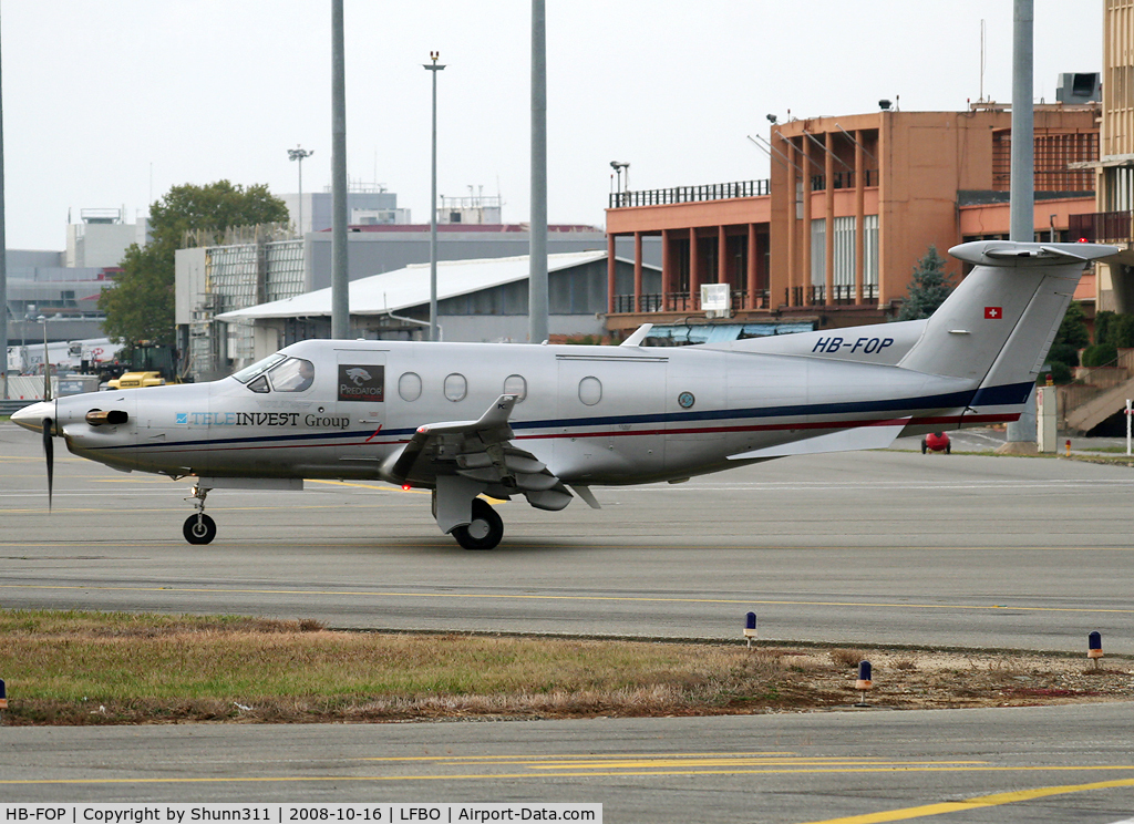 HB-FOP, 1999 Pilatus PC-12/45 C/N 291, Rolling holding point rwy 32R for departure...