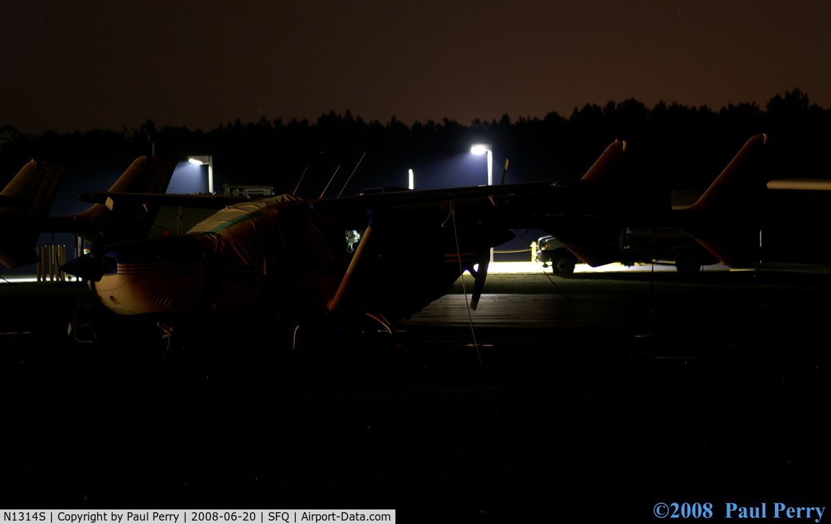N1314S, Cessna T337H Turbo Skymaster C/N 33701902, Resting for the night