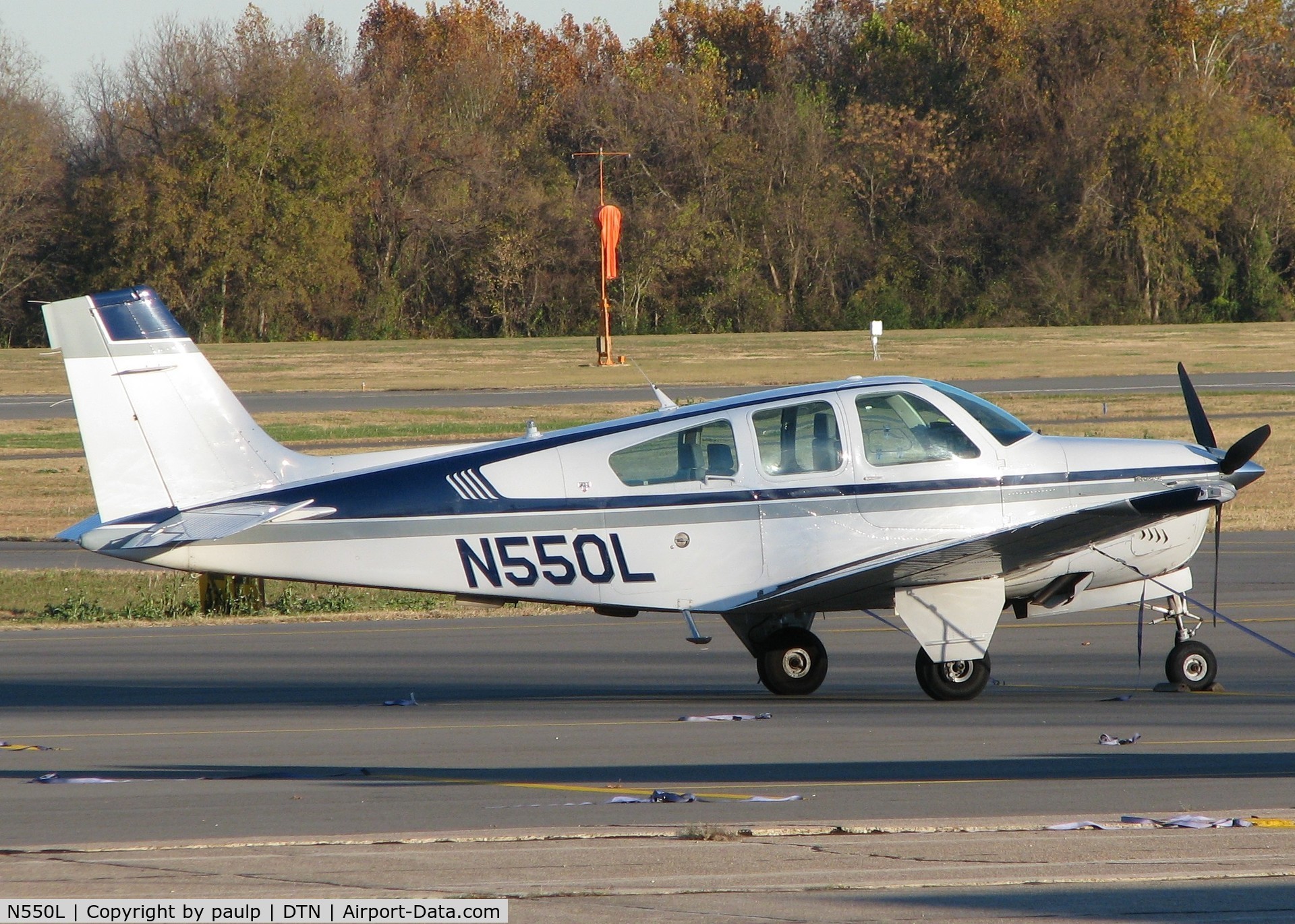 N550L, 1987 Beech F33A Bonanza C/N CE-1190, Parked at Downtown Shreveport.