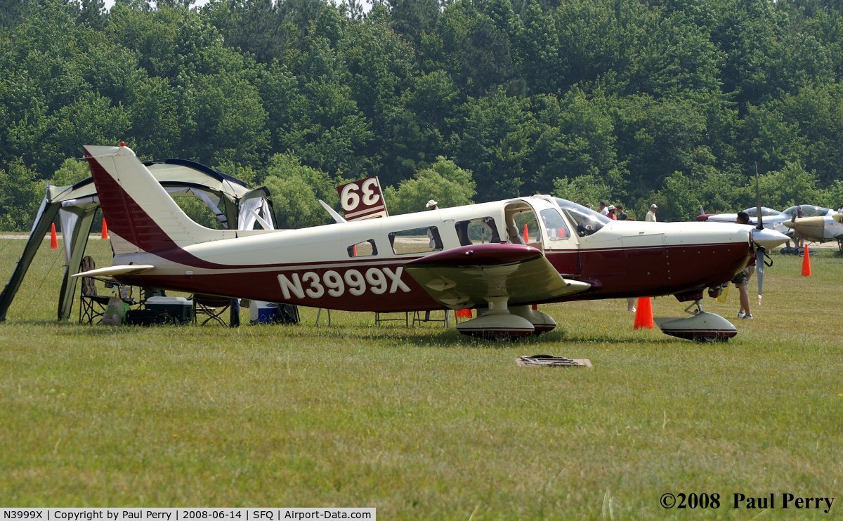 N3999X, 1975 Piper PA-32-300 Cherokee Six Cherokee Six C/N 32-7640008, Packing up