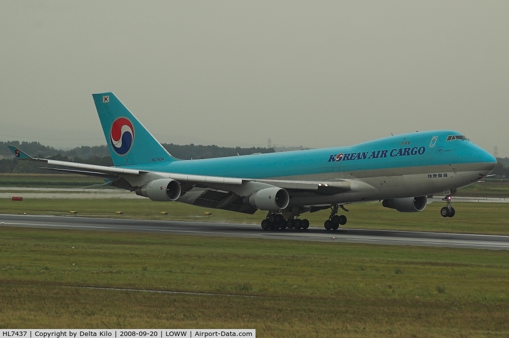 HL7437, 2003 Boeing 747-4B5F/SCD C/N 32808, Koean Air Cargo