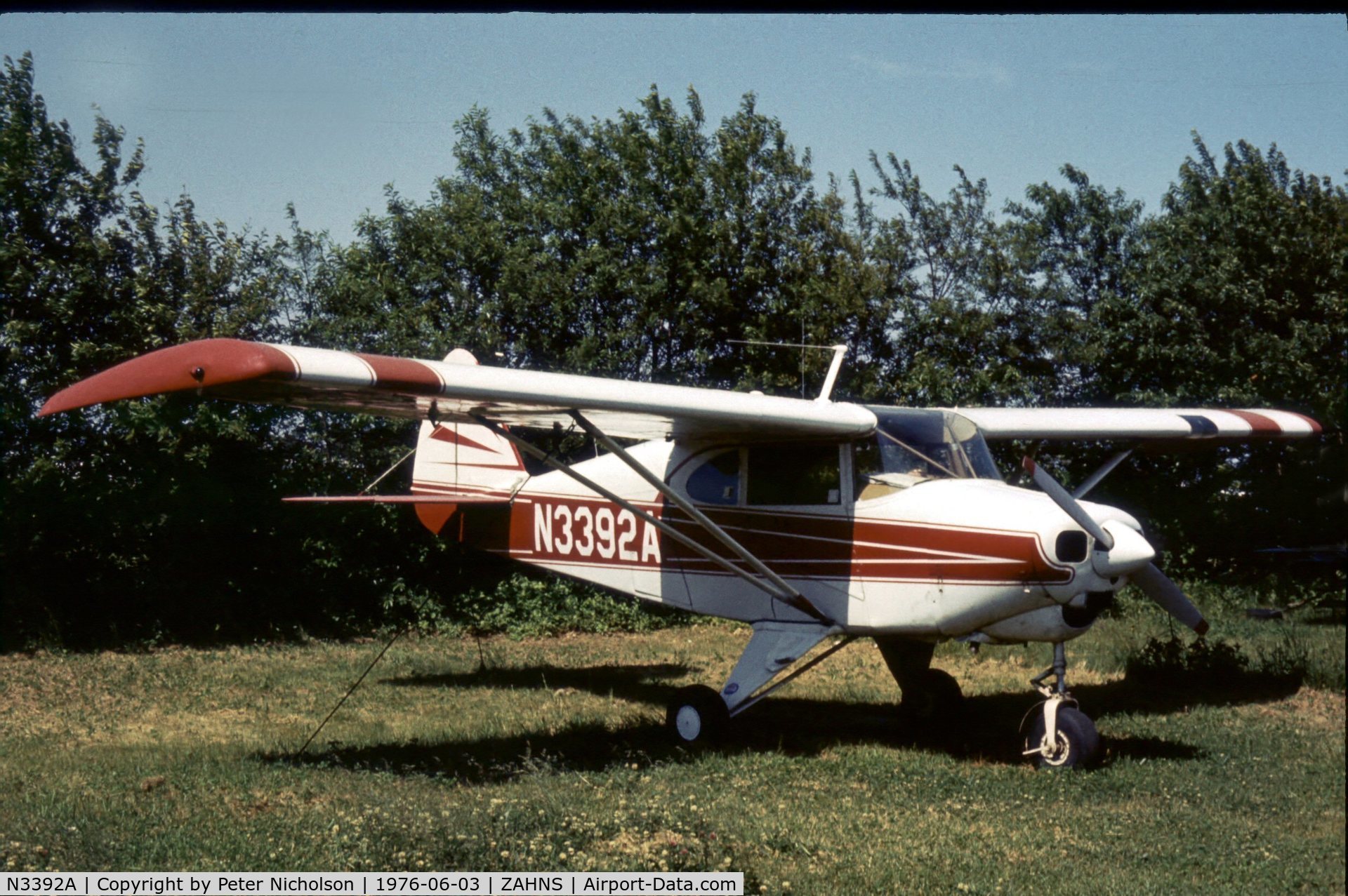 N3392A, Piper PA-22-135 Tri-Pacer C/N 22-1652, Seen in 1975 and 1976 at Zahns Airfield, Amityville, Long Island - closed in 1980