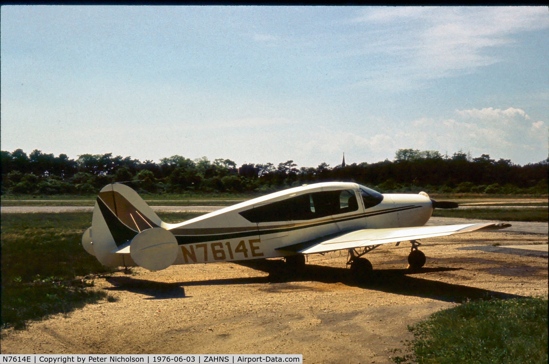 N7614E, 1959 Downer Bellanca 14-19-3 C/N 4116, Seen in 1976 and 1977 at Zahns Airfield, Amityville, Long Island - closed in 1980
