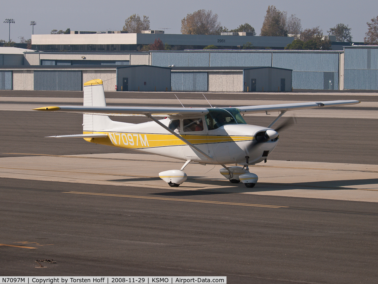 N7097M, 1958 Cessna 175 Skylark C/N 55397, N7097M taxiing