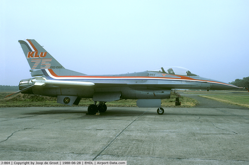 J-864, 1981 General Dynamics F-16AM Fighting Falcon C/N 6D-81, 312 Sqn performed the demonstration during the 75th anniversary of the RNlAF in this specially painted F-16.