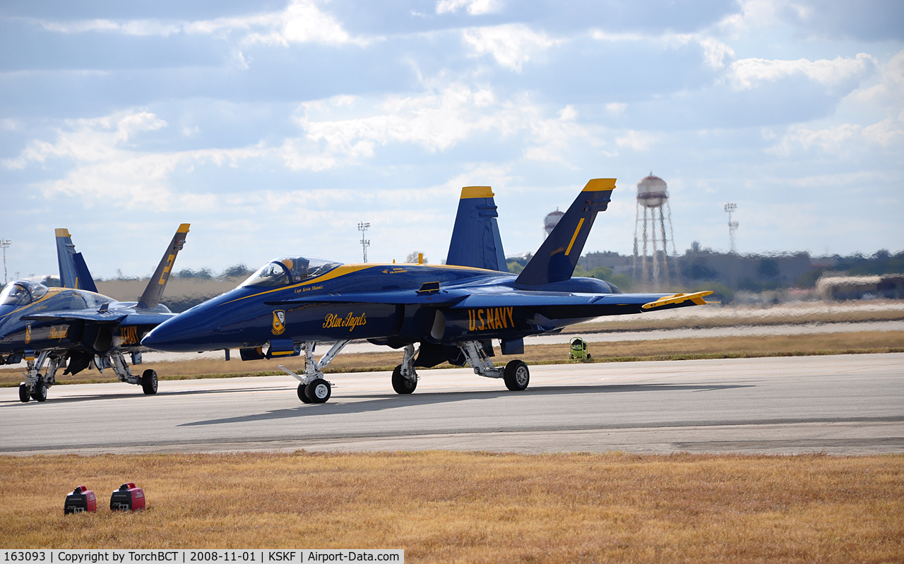 163093, McDonnell Douglas F/A-18A Hornet C/N 0475/A391, Blue Angel Lead (1) taxiing out for Lackland Airshow 2008