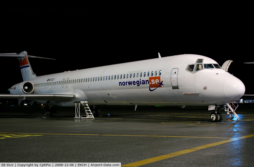 SE-DLV, 1992 McDonnell Douglas MD-83 (DC-9-83) C/N 49965, MD80