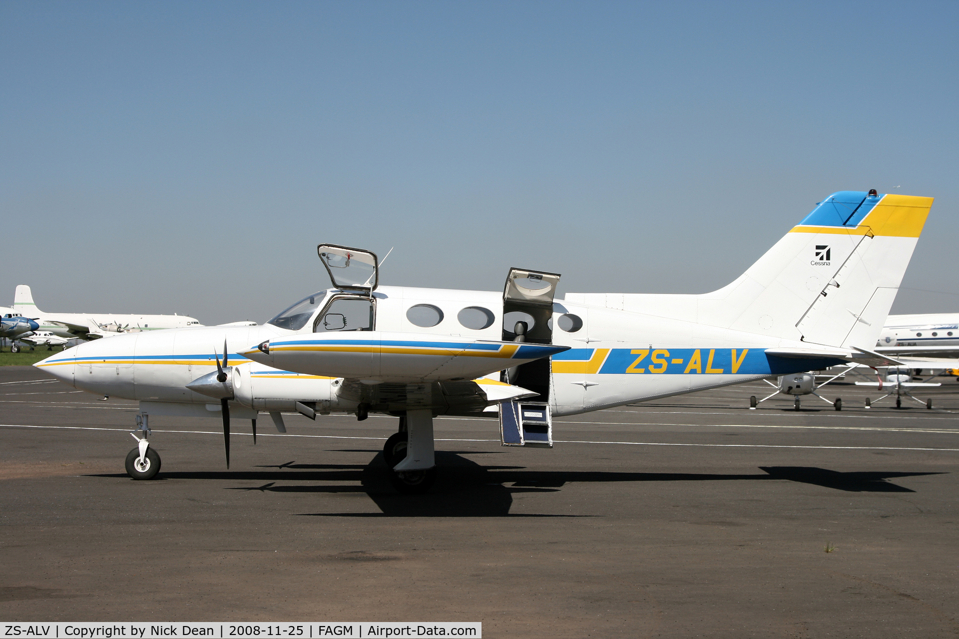 ZS-ALV, 1970 Cessna 402B C/N 402B-0029, FAGM