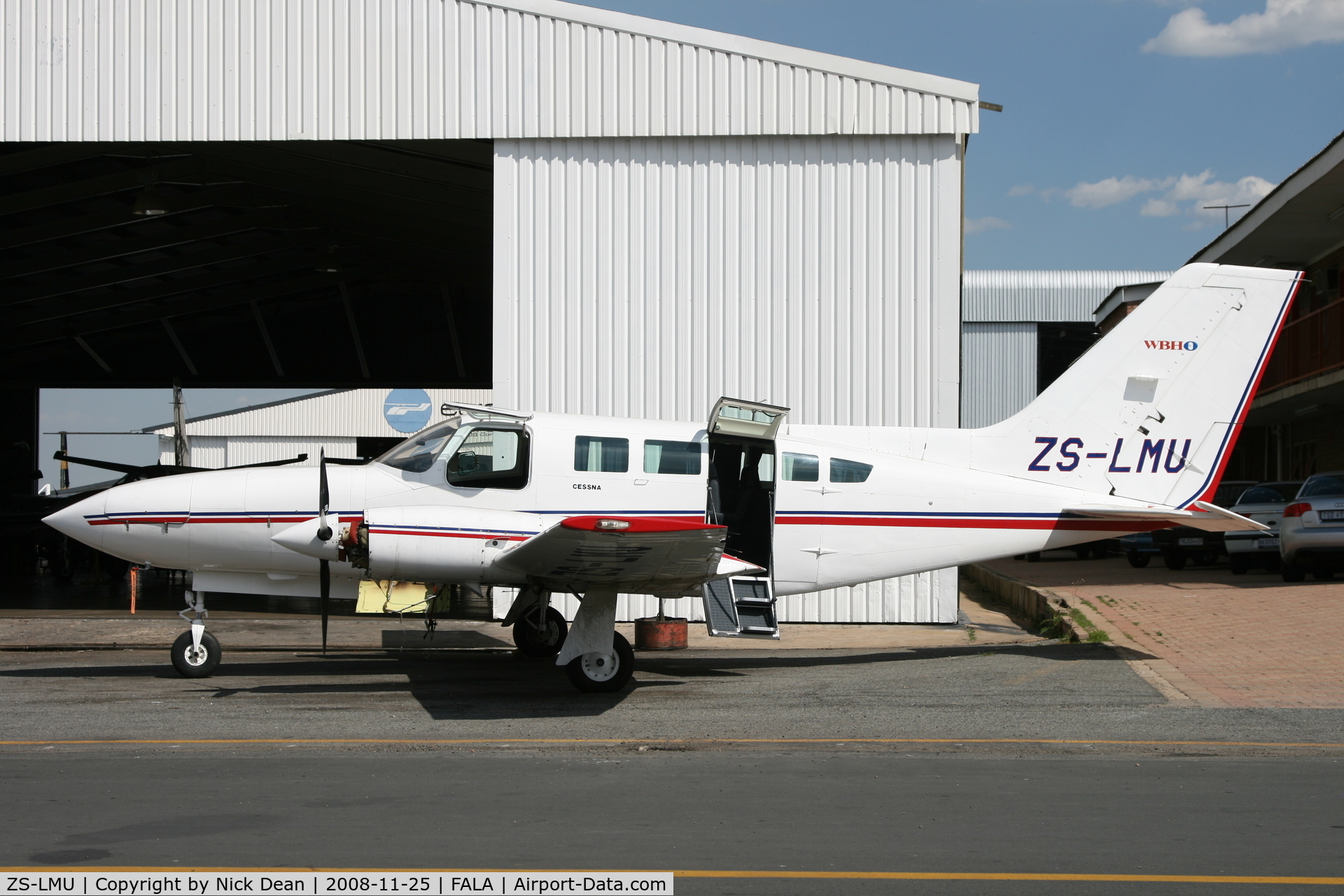 ZS-LMU, 1983 Cessna 402C C/N 402C-0648, FALA