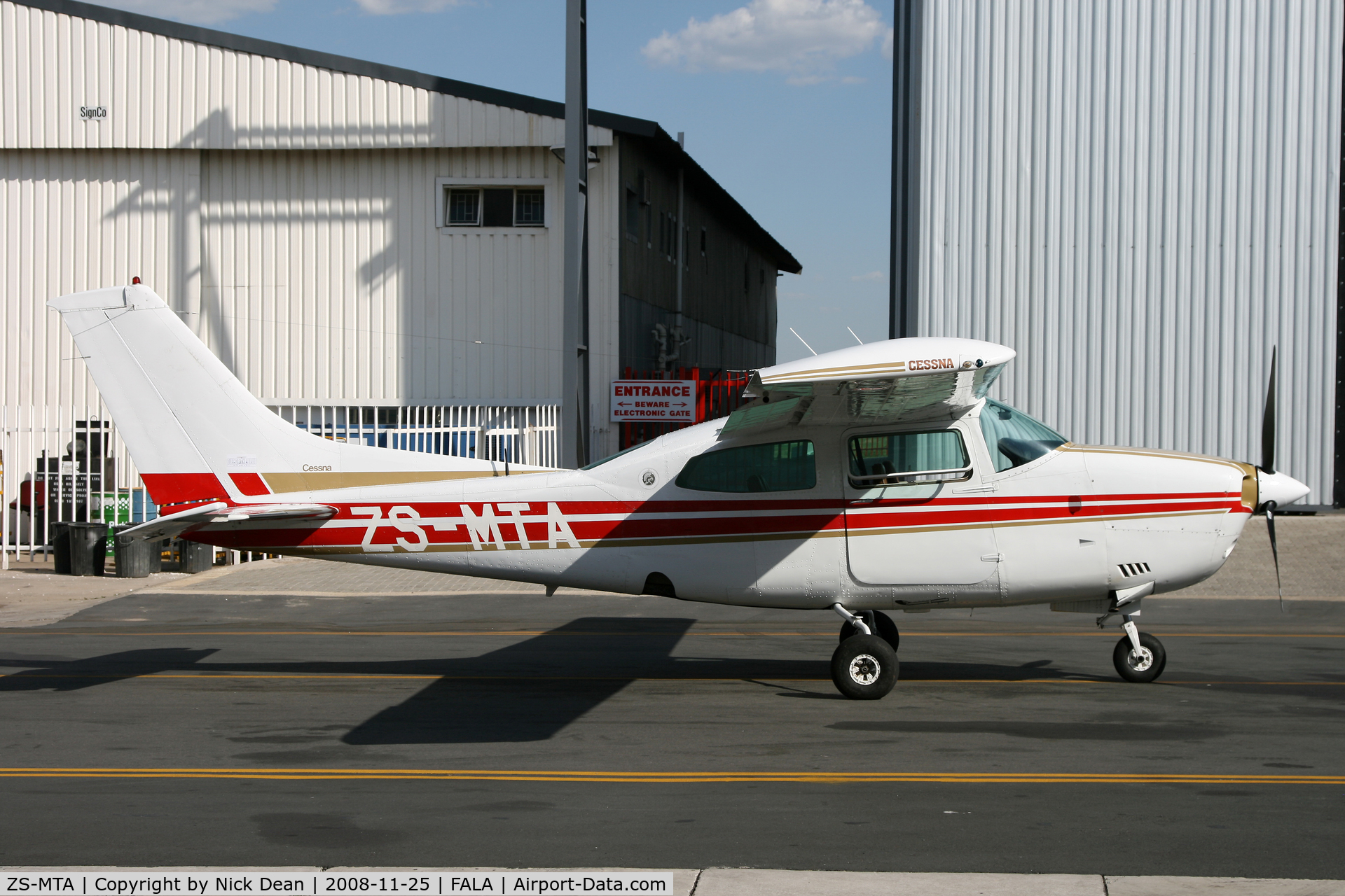 ZS-MTA, 1978 Cessna 210M Centurion C/N 21062842, FALA