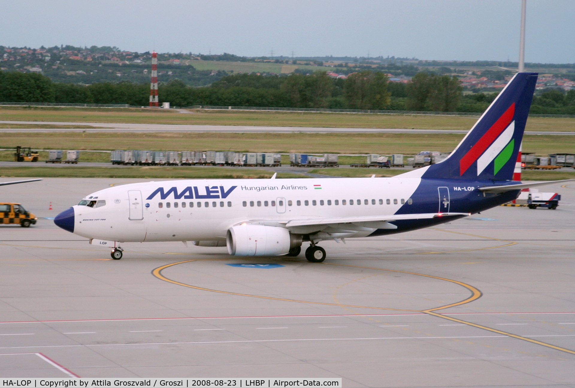 HA-LOP, 2004 Boeing 737-7Q8 C/N 29354, Ferihegy 2. International Airport - LHBP - Hungary