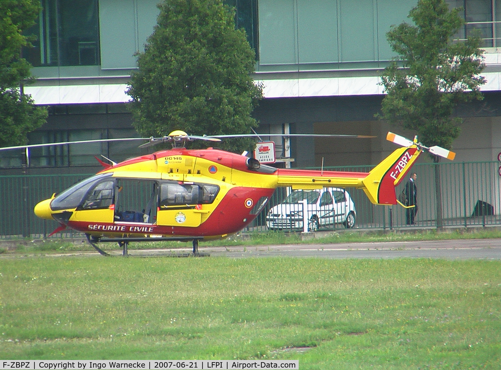 F-ZBPZ, Eurocopter-Kawasaki EC-145 (BK-117C-2) C/N 9056, Eurocopter-Kawasaki EC145 (BK-117C-2) of the Securite Civile at Heliport de Paris