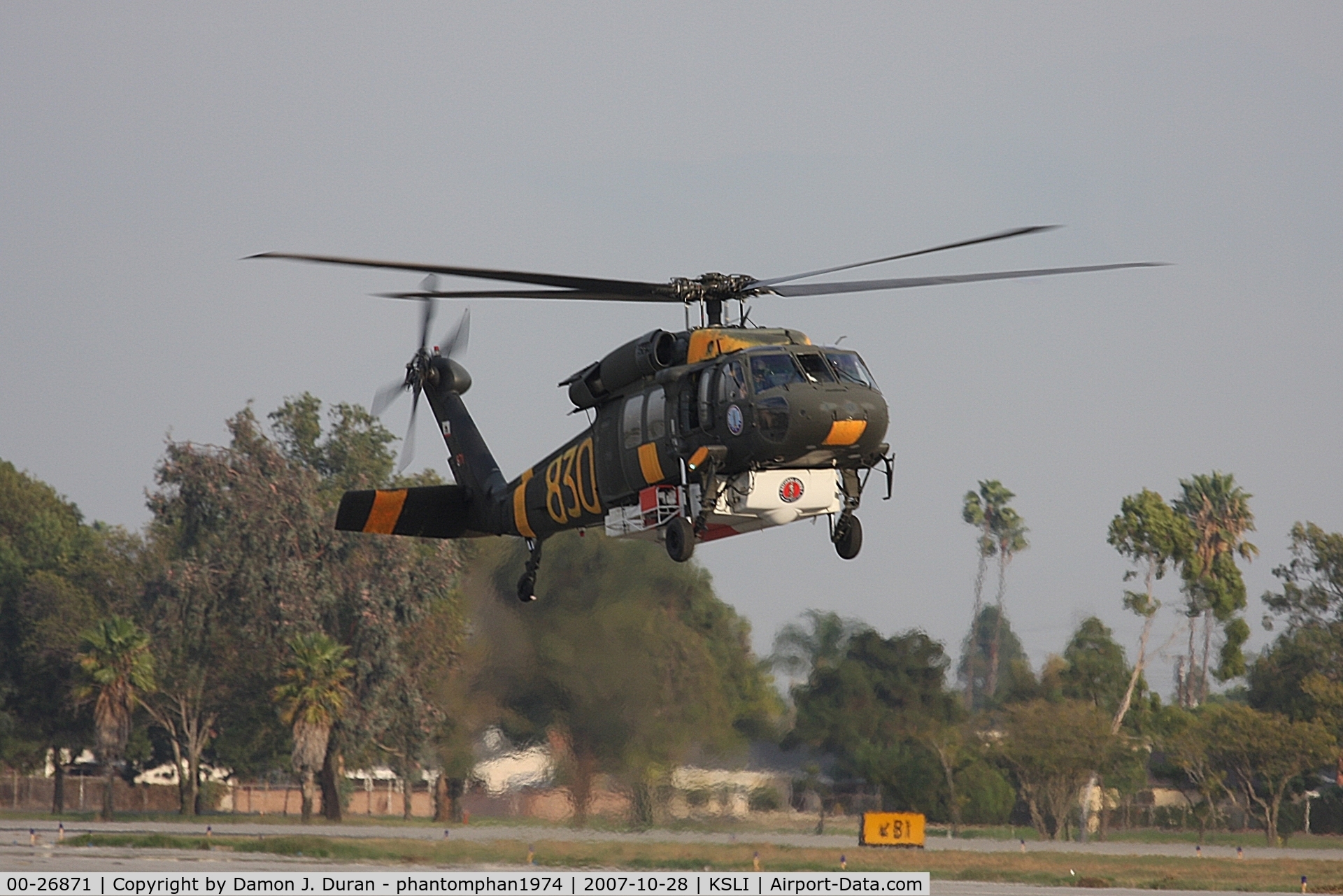 00-26871, Sikorsky UH-60L Black Hawk C/N 70-0696, Returning from a drop back to Los Alamitos