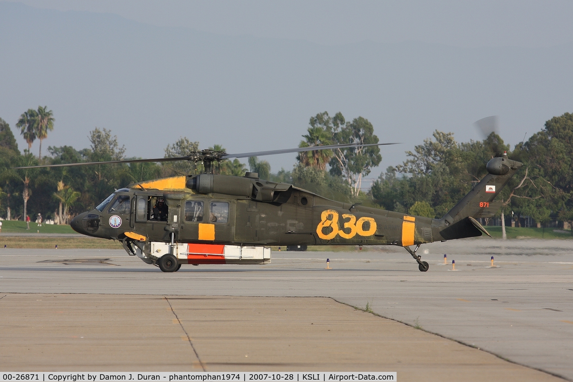 00-26871, Sikorsky UH-60L Black Hawk C/N 70-0696, Returning from a drop back to Los Alamitos