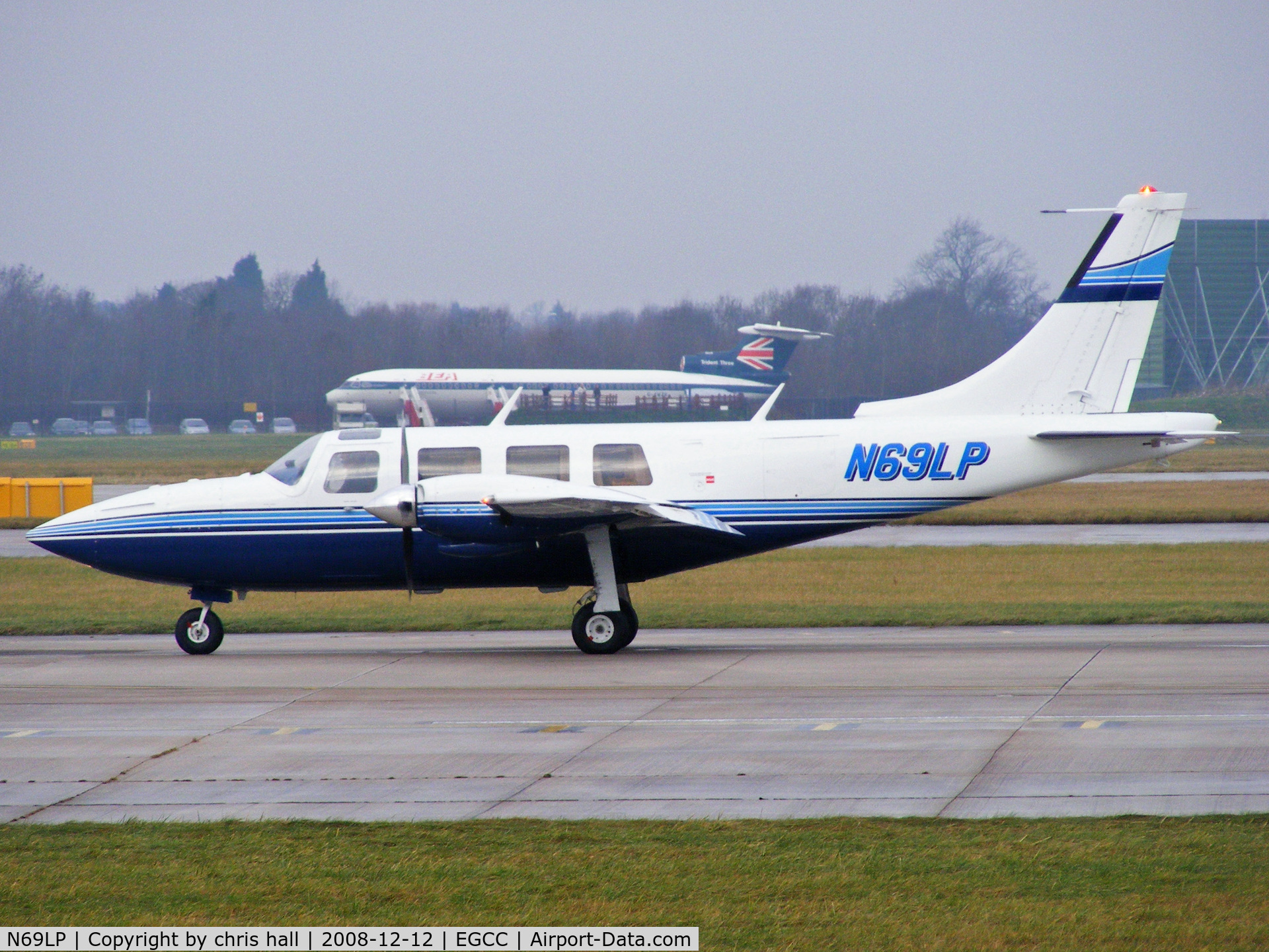 N69LP, 1978 Piper PA-60-601P Aerostar C/N 61P-0541-230, departing from Manchester