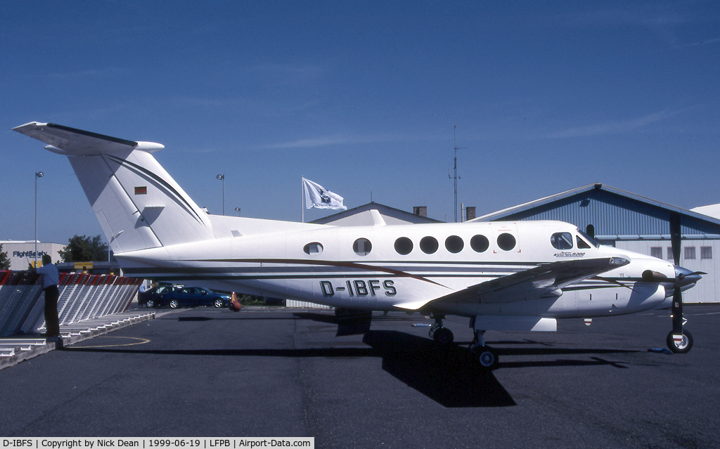 D-IBFS, 1989 Beechcraft B200 King Air C/N BB-1349, LFPB (Currently registered N46CE)