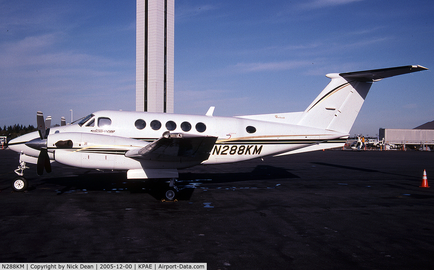N288KM, 1995 Beech B200 King Air C/N BB-1508, KPAE