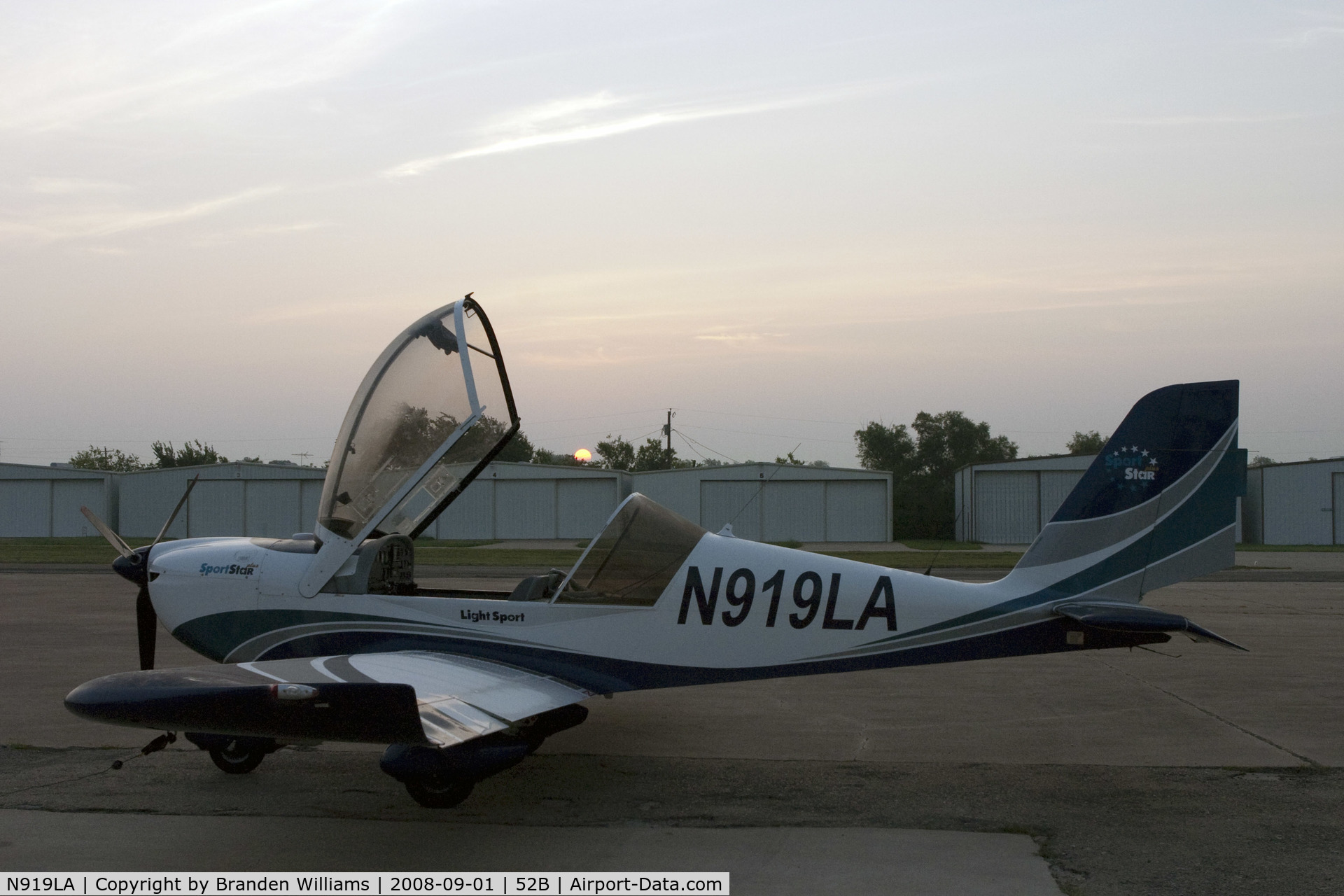 N919LA, 2007 Evektor-Aerotechnik Sportstar Plus C/N 20070919, Waiting for Dawn