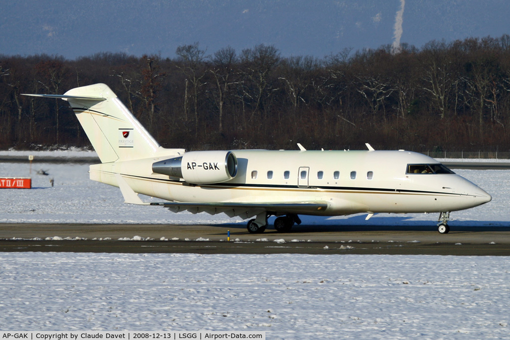 AP-GAK, 1999 Bombardier Challenger 604 (CL-600-2B16) C/N 5438, Princely Jets