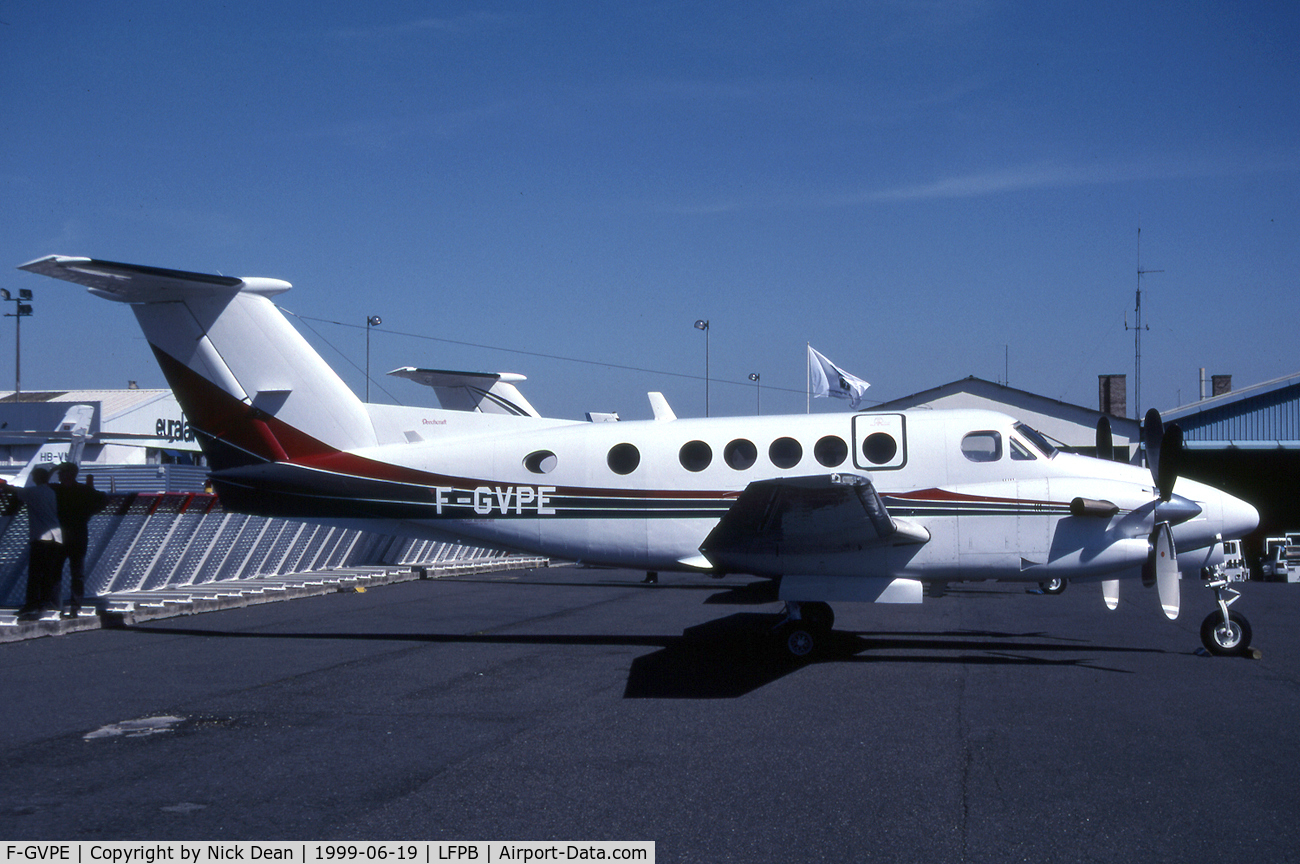 F-GVPE, 1986 Beech 300 Super King Air C/N FA-94, LFPB