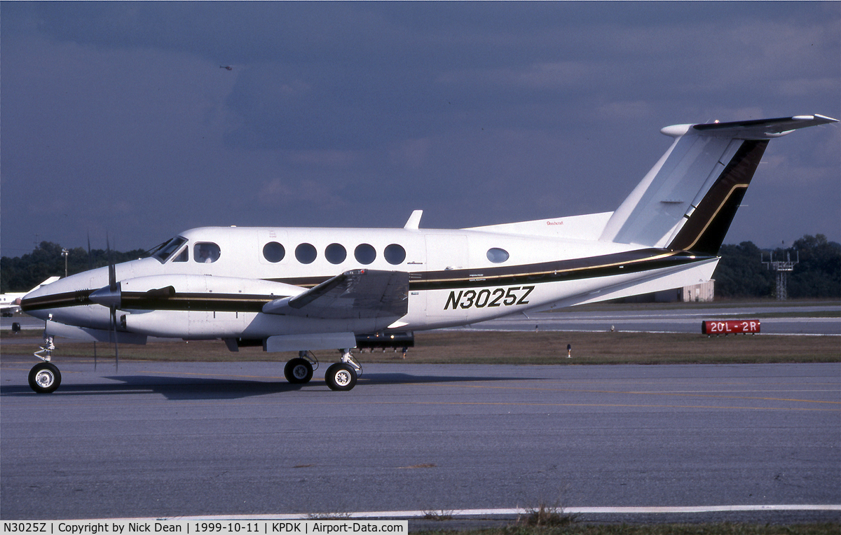 N3025Z, 1987 Beechcraft King Air 300 C/N FA-120, KPDK (Currently registered N365CS)