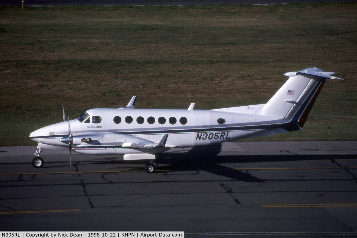 N305RL, 1990 Beechcraft King Air 350 C/N FL-10, KHPN