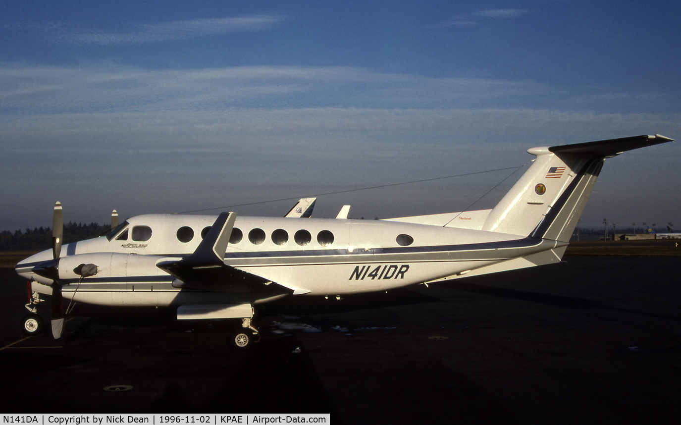 N141DA, 1993 Beech B300 King Air C/N FL-92, KPAE (Seen here as N141DR currently registered N141DA)