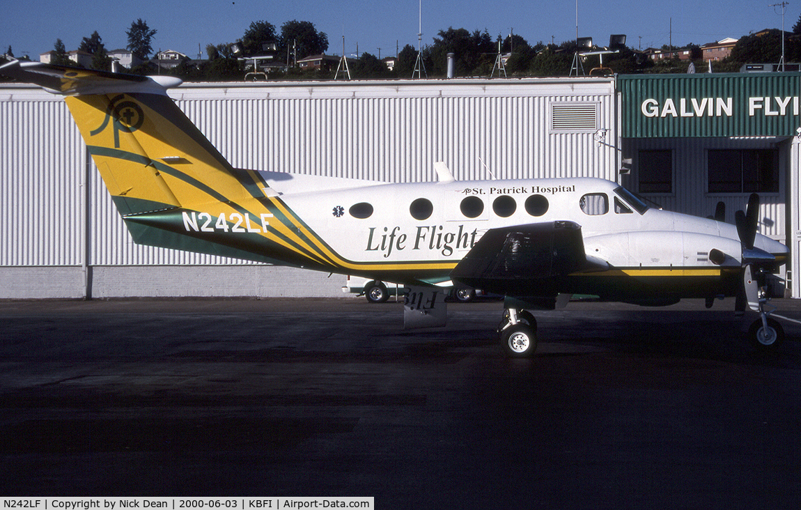 N242LF, 1981 Beech F90 King Air C/N LA-86, KBFI