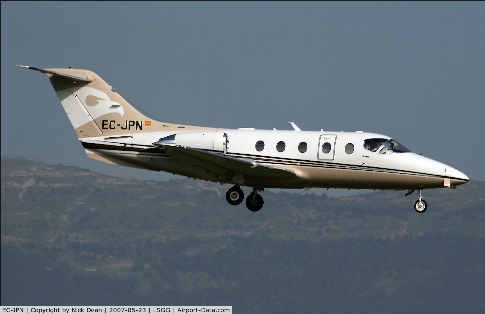 EC-JPN, Raytheon Hawker 400XP C/N RK-428, LSGG