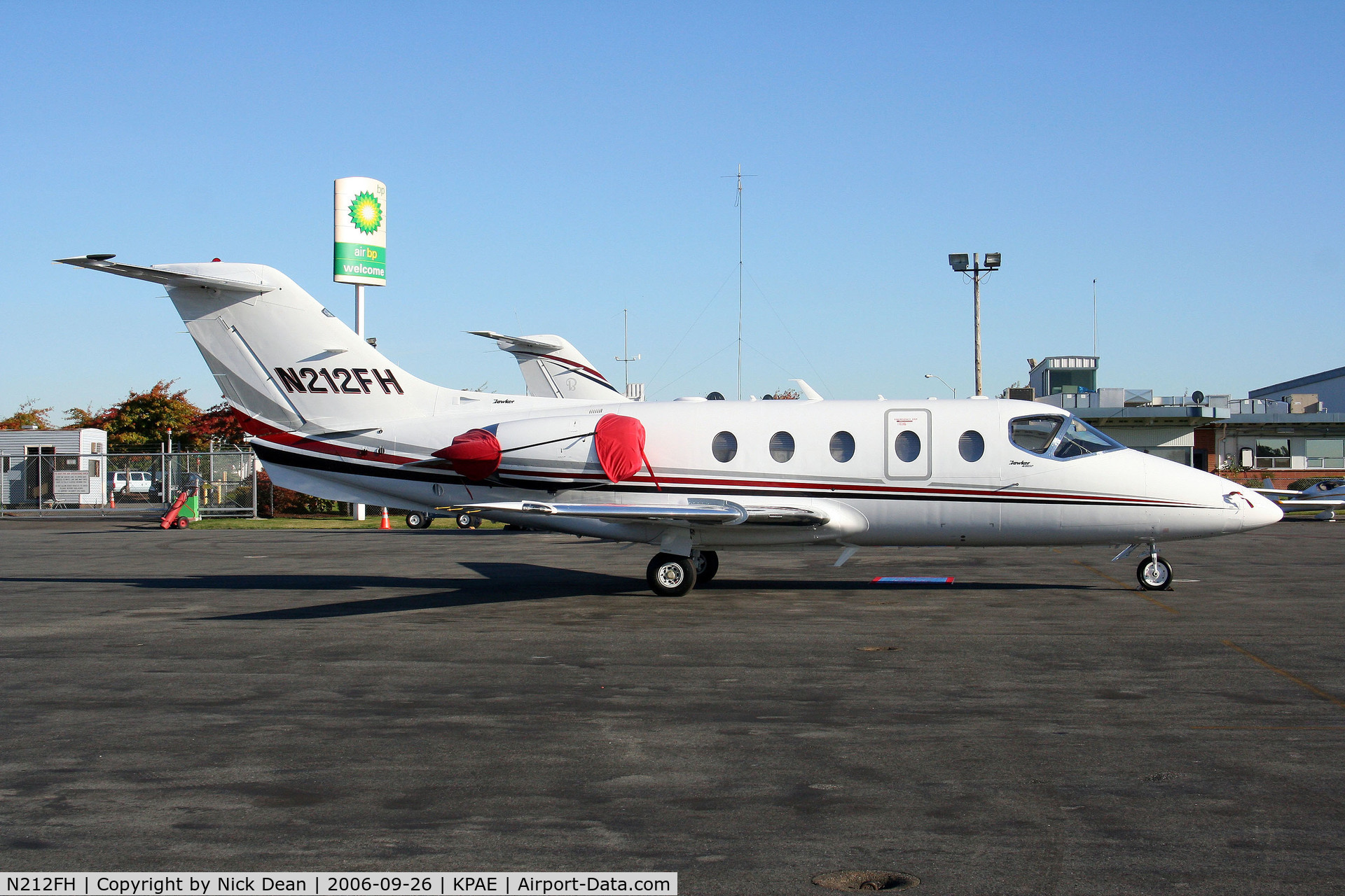 N212FH, 2005 Raytheon Beechjet 400A C/N RK-448, KPAE