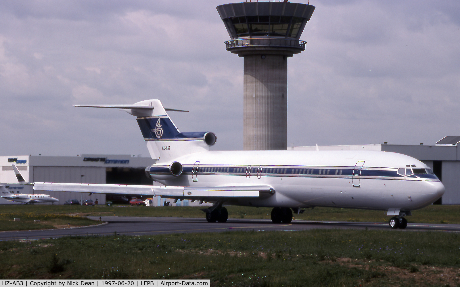 HZ-AB3, 1980 Boeing 727-2U5 C/N 22362/1657, LFPB