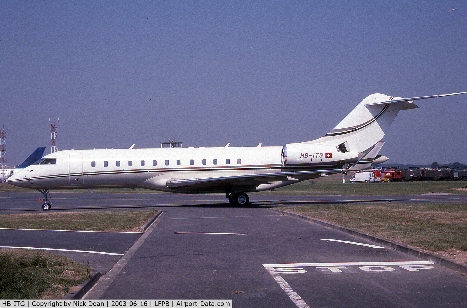 HB-ITG, 1999 Bombardier BD-700-1A10 Global Express C/N 9036, LFPB (Currently registered VP-BEM)