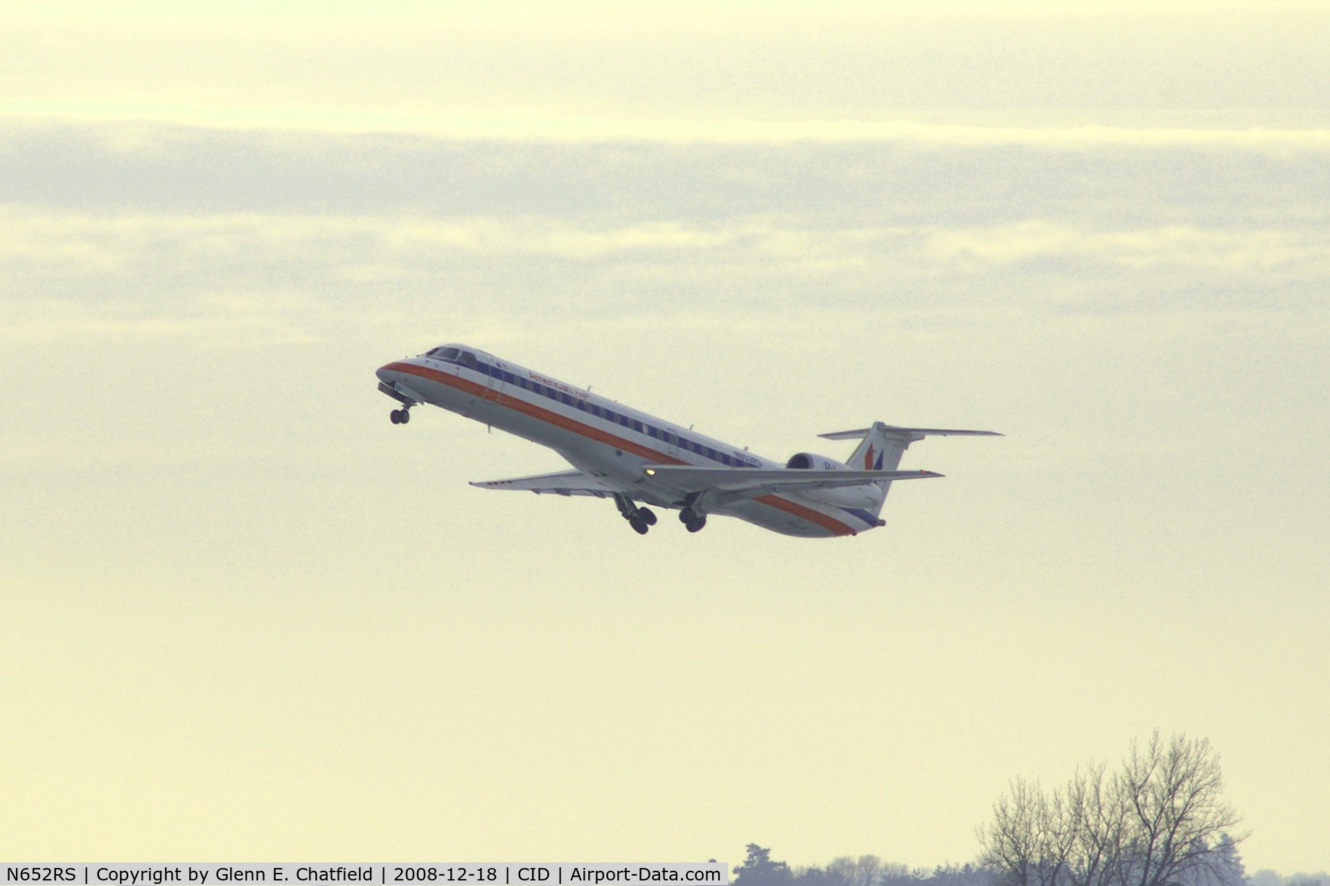 N652RS, 2001 Embraer ERJ-145LR (EMB-145LR) C/N 145432, Departing runway 9 for O'Hare International.