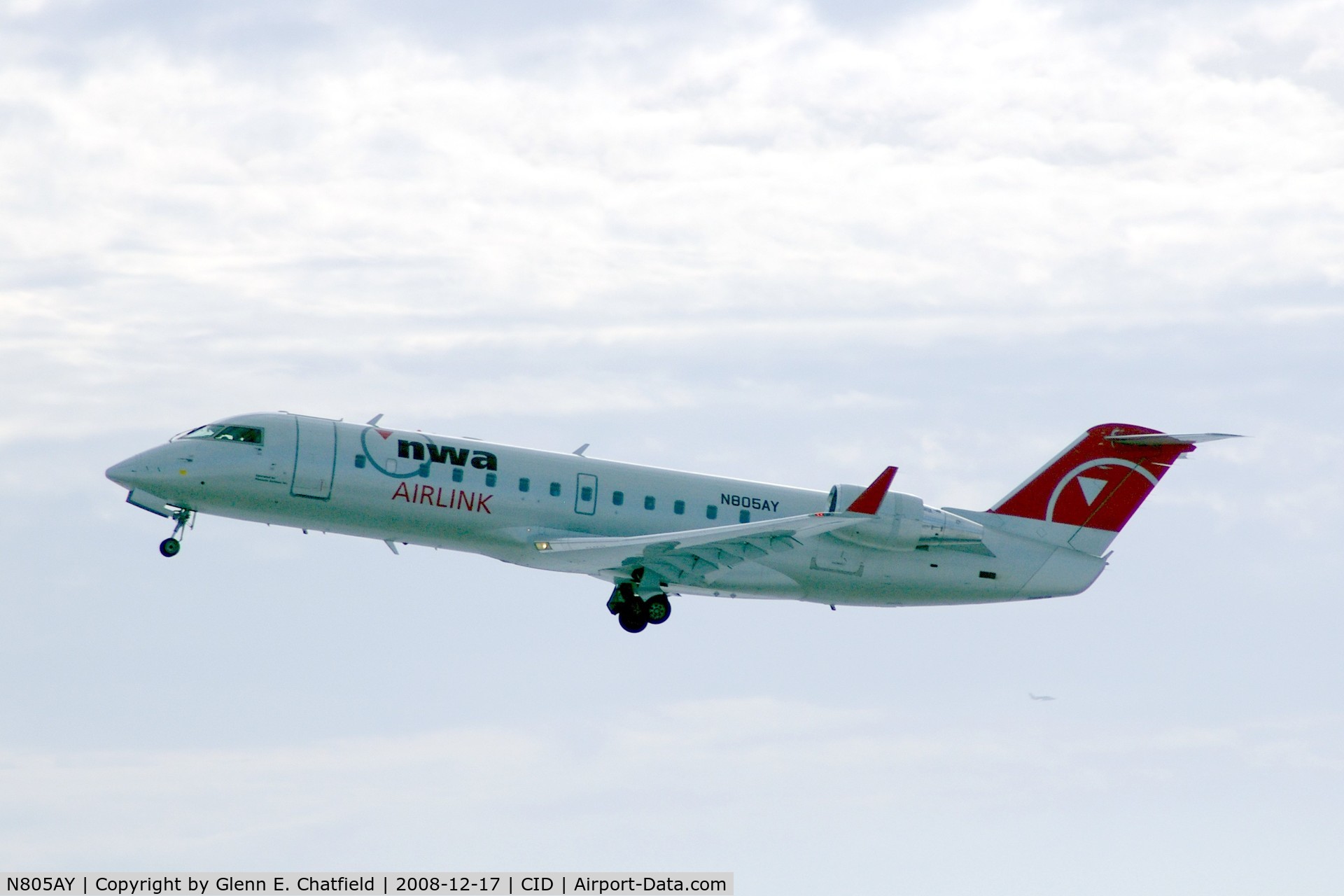 N805AY, 2005 Bombardier CRJ-200LR (CL-600-2B19) C/N 8005, Departing Runway 9.