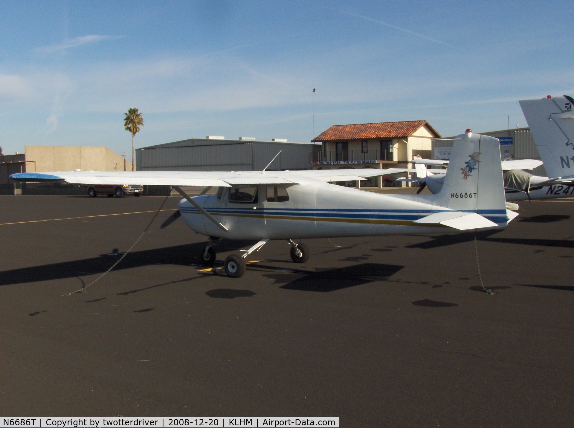 N6686T, 1960 Cessna 150A C/N 15059086, On the ramp
