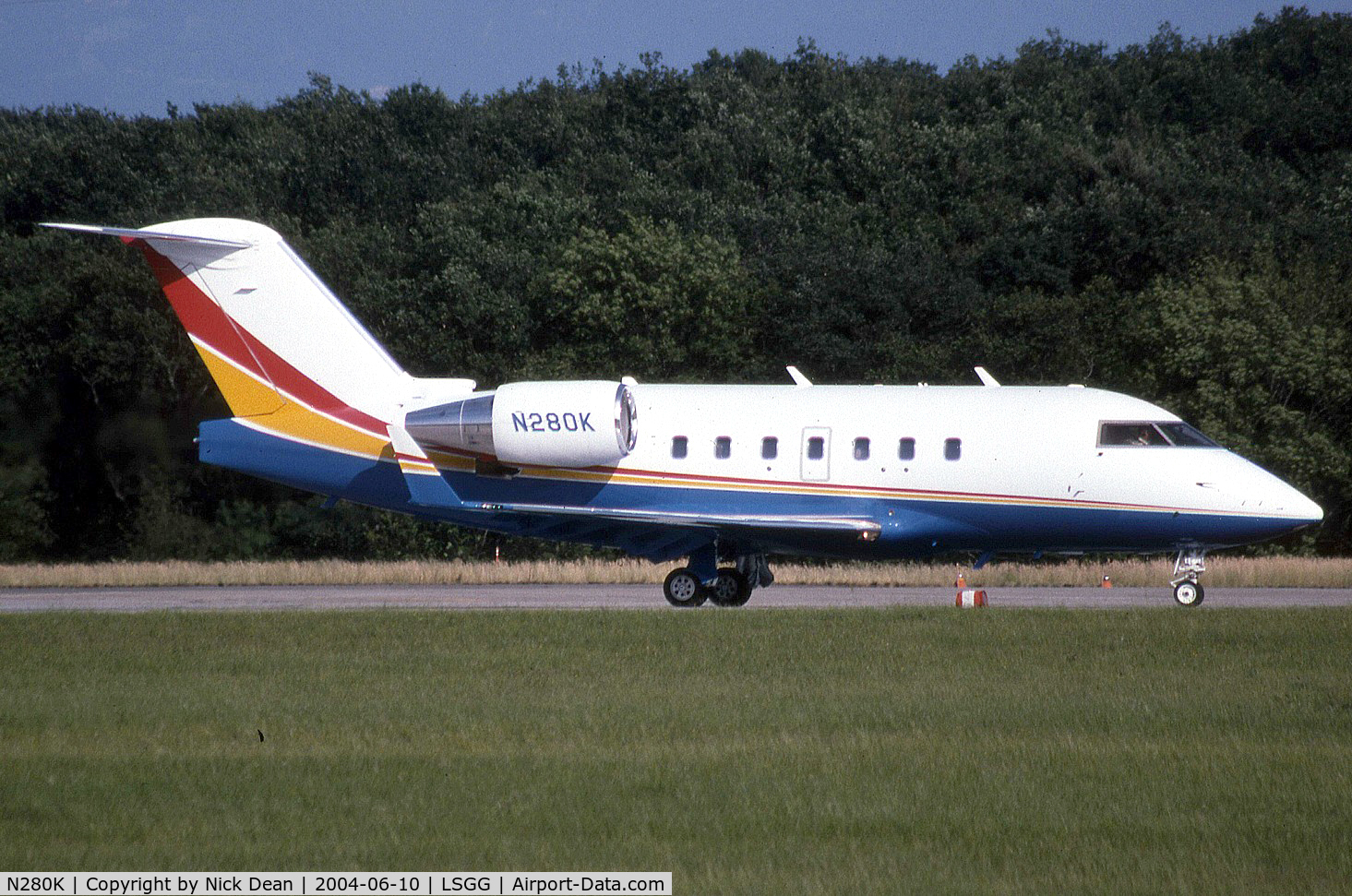 N280K, 1998 Bombardier Challenger 604 (CL-600-2B16) C/N 5365, LSGG