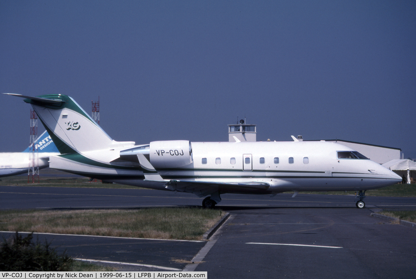 VP-COJ, 1998 Bombardier Challenger 604 (CL-600-2B16) C/N 5367, LFPB