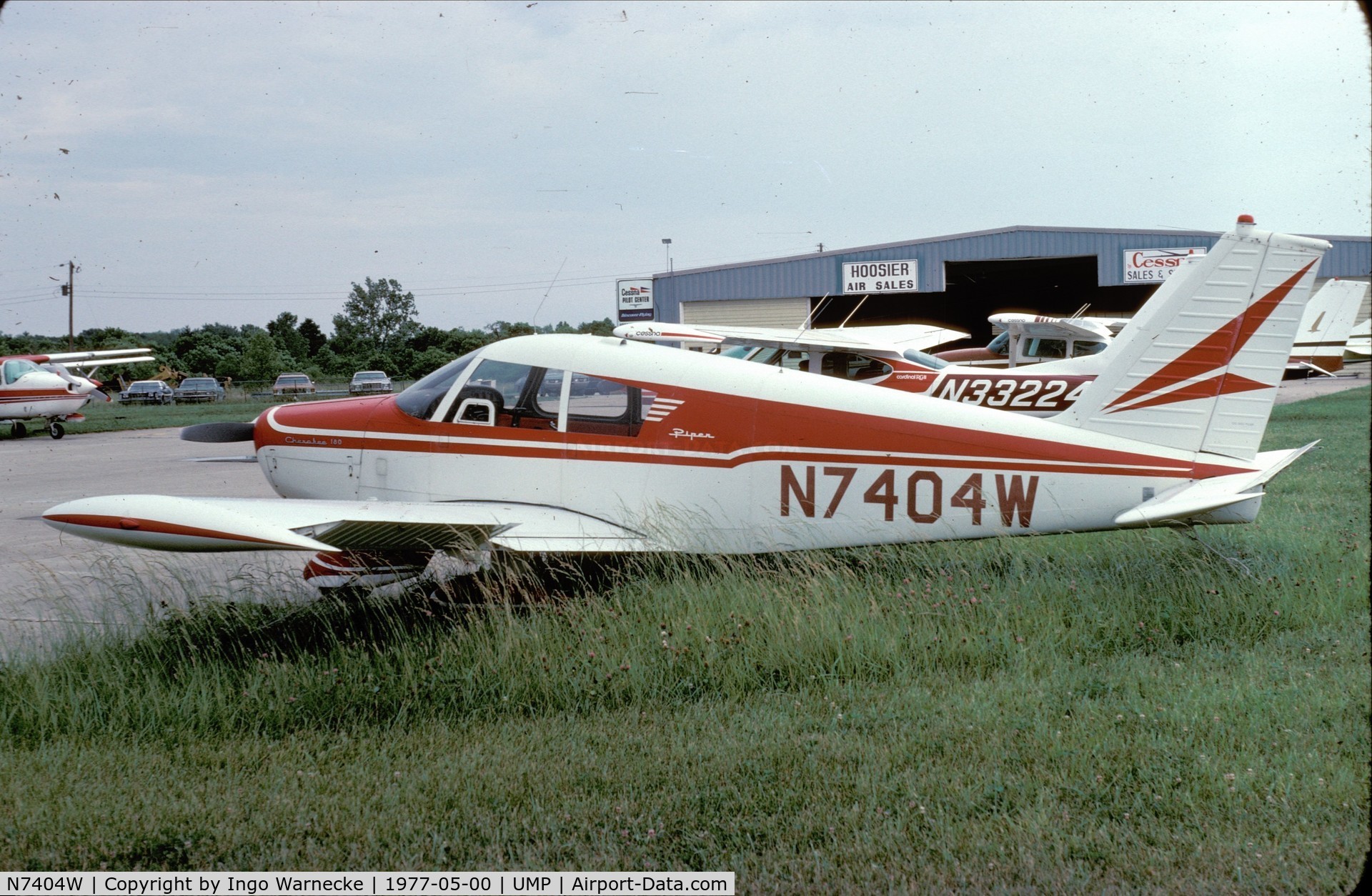 N7404W, Piper PA-28 Cherokee 180, Piper PA-28 Cherokee 180 at Indianapolis Metropolitan Airport