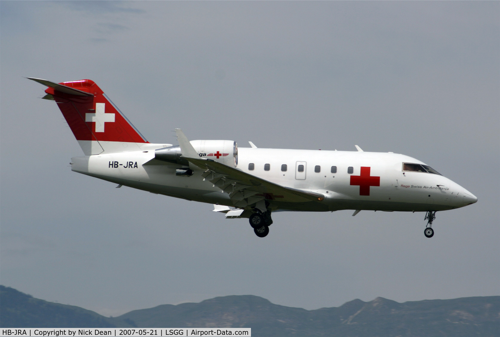 HB-JRA, 2002 Bombardier Challenger 604 (CL-600-2B16) C/N 5529, LSGG