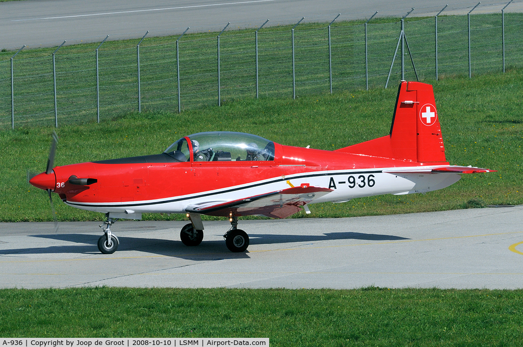 A-936, 1983 Pilatus PC-7 Turbo Trainer C/N 344, The PC-7 looks nice in its new bright colour scheme.