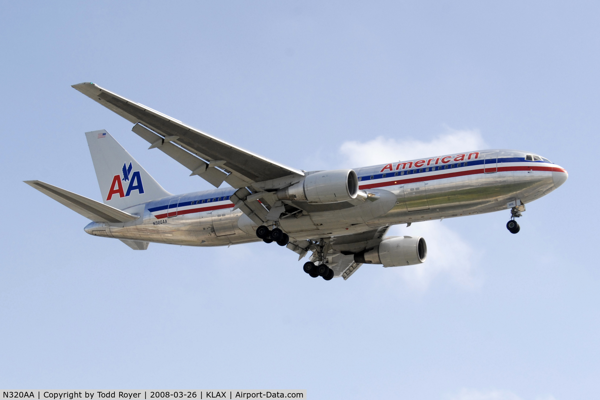 N320AA, 1985 Boeing 767-223 C/N 22321, Amerian 767 landing at LAX