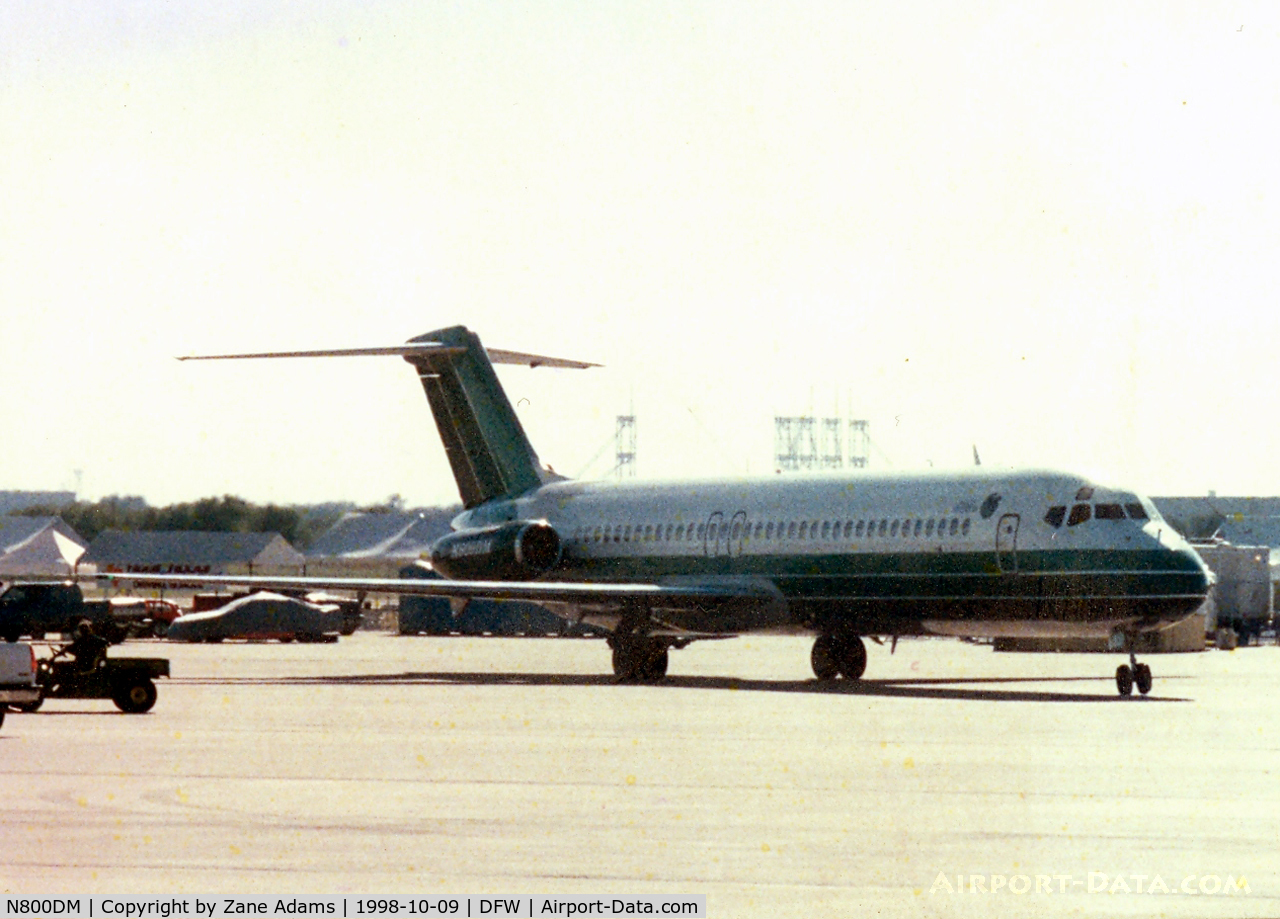N800DM, 1971 Douglas DC-9-32 C/N 47466, Dallas Mavericks DC-9 at DFW